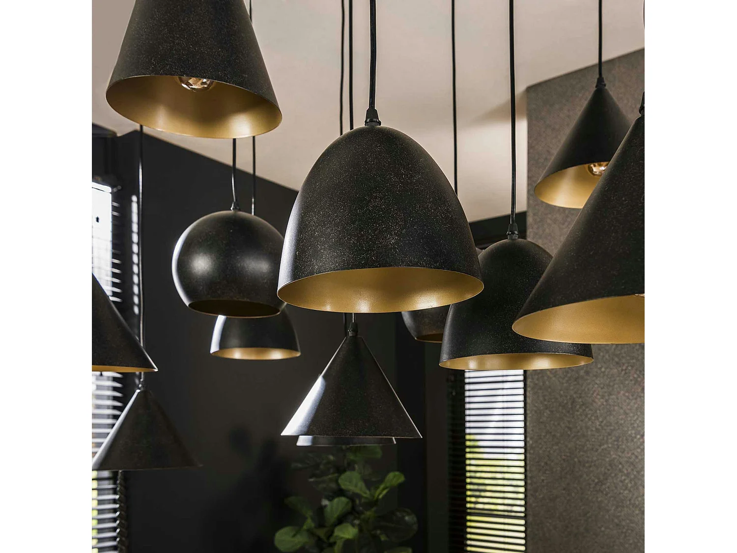 Suspension XXL 18 abat-jour en métal noir RALF