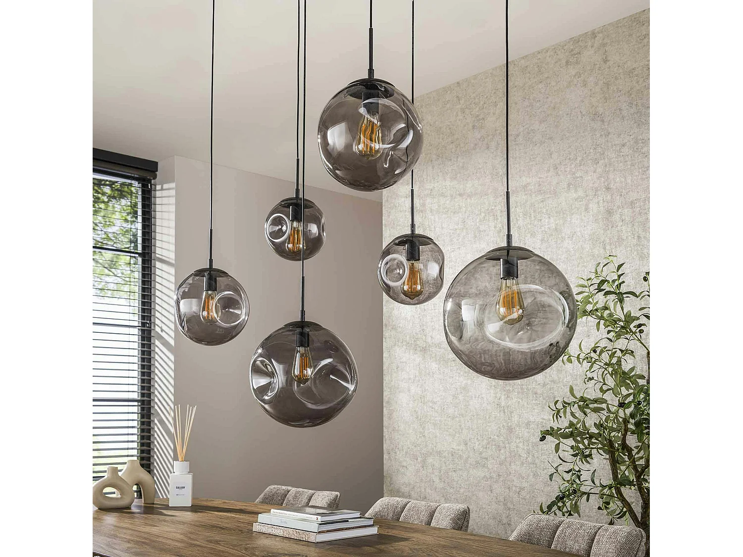 Suspension en verre fumé – 6 globes déformés NIAGARA