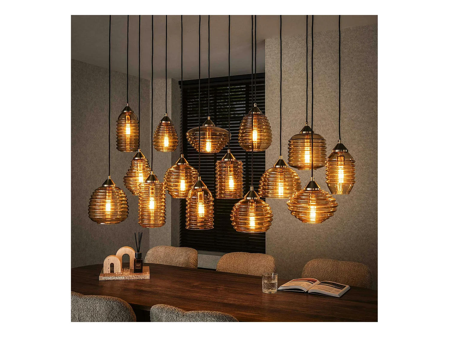 Suspension en verre strié 15 lampes ambrées NOVA