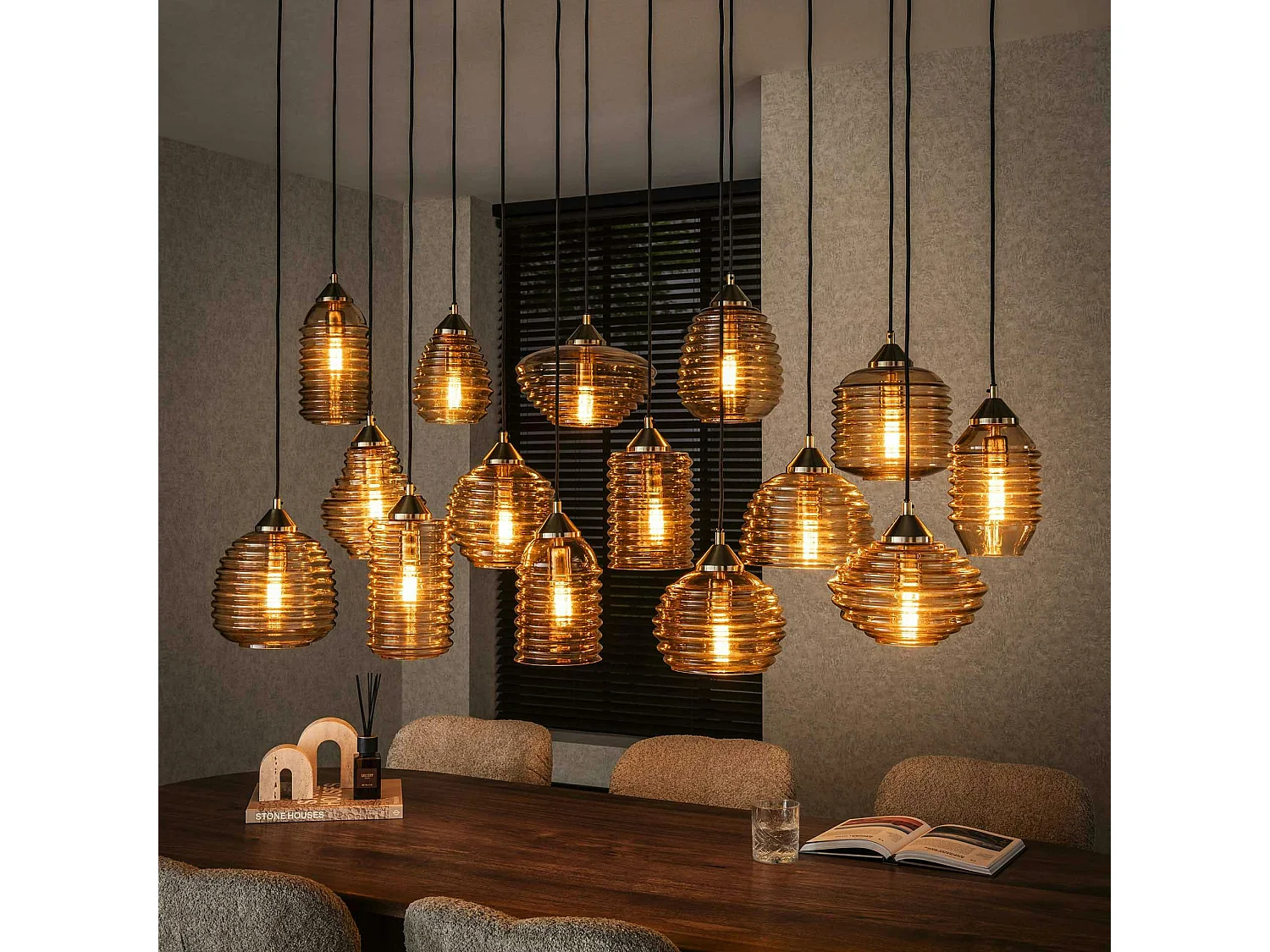 Suspension en verre strié 15 lampes ambrées NOVA