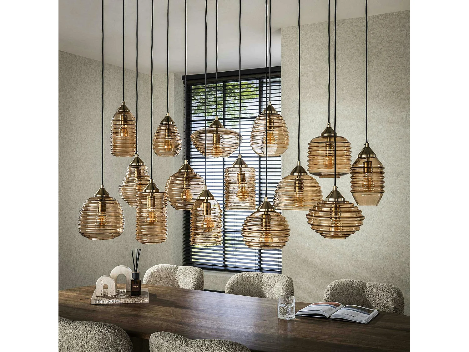 Suspension en verre strié 15 lampes ambrées NOVA