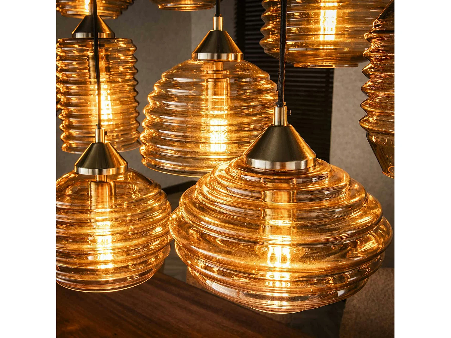 Suspension en verre strié 15 lampes ambrées NOVA