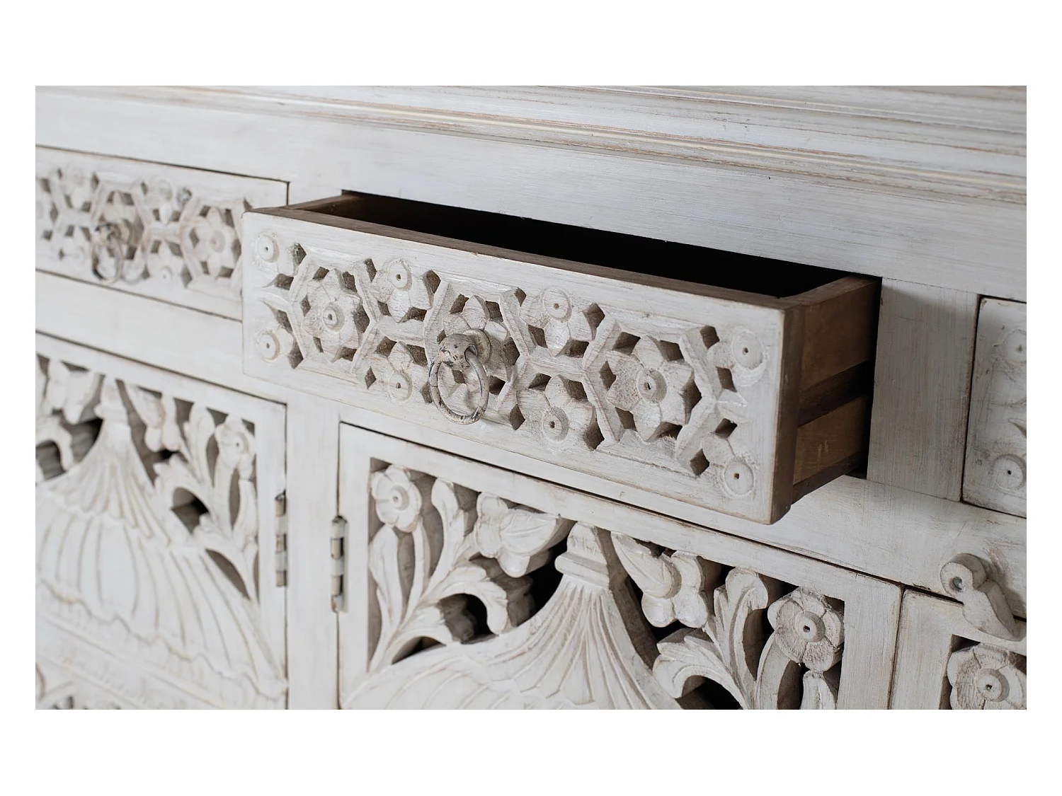 Sideboard mit 4 Türen und 4 Schubladen aus Mangoholz