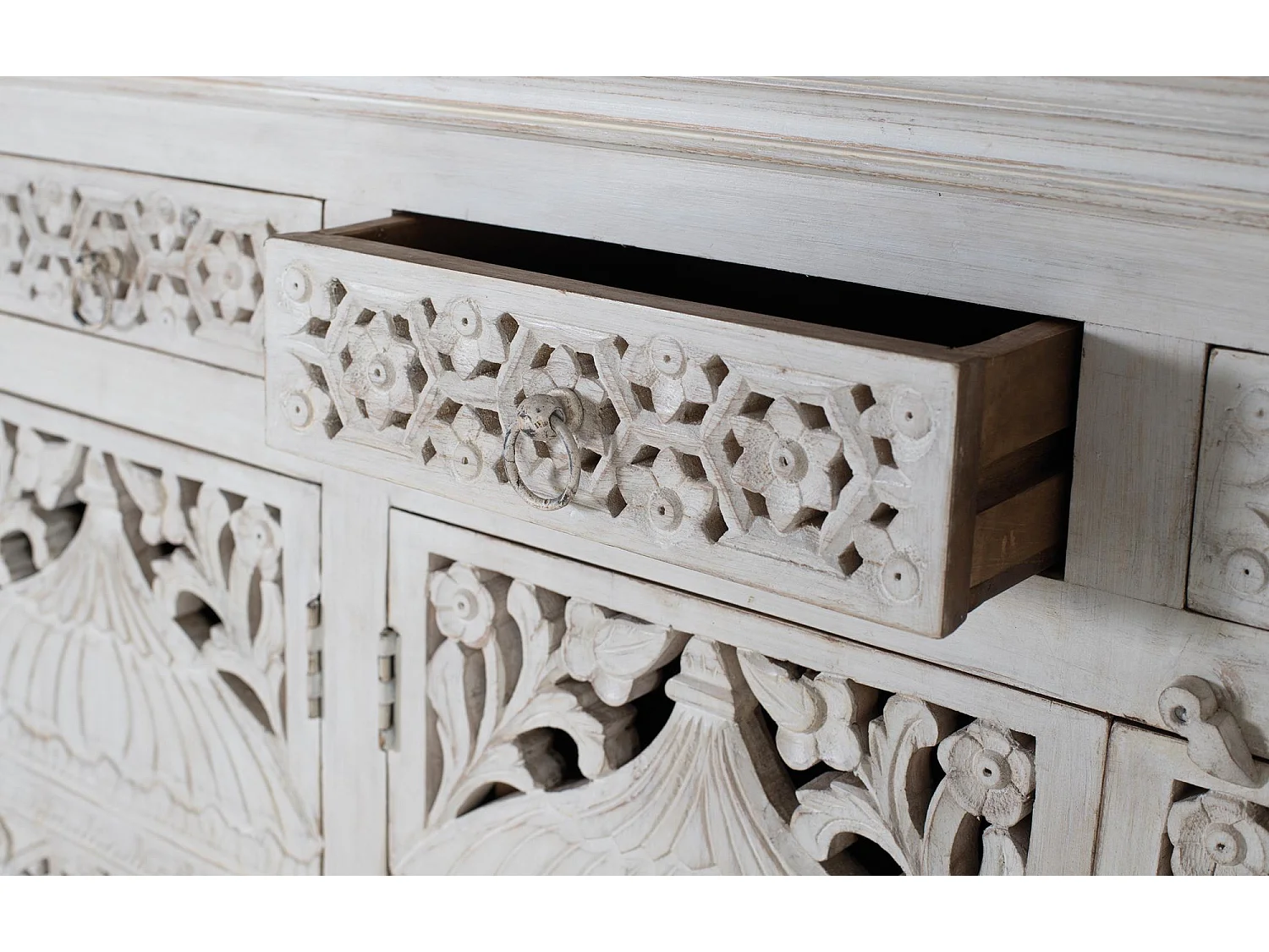 Buffet avec 4 portes et 4 tiroirs en bois de manguier