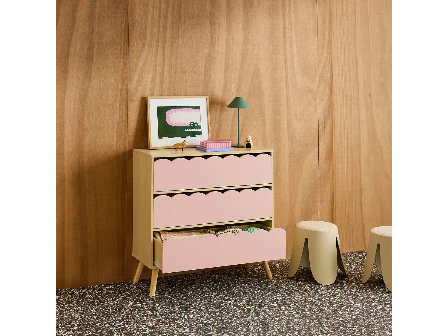Commode enfant décor bois rose 3 tiroirs. pieds bois de pin - 80 x 30 x 79 cm - Azur