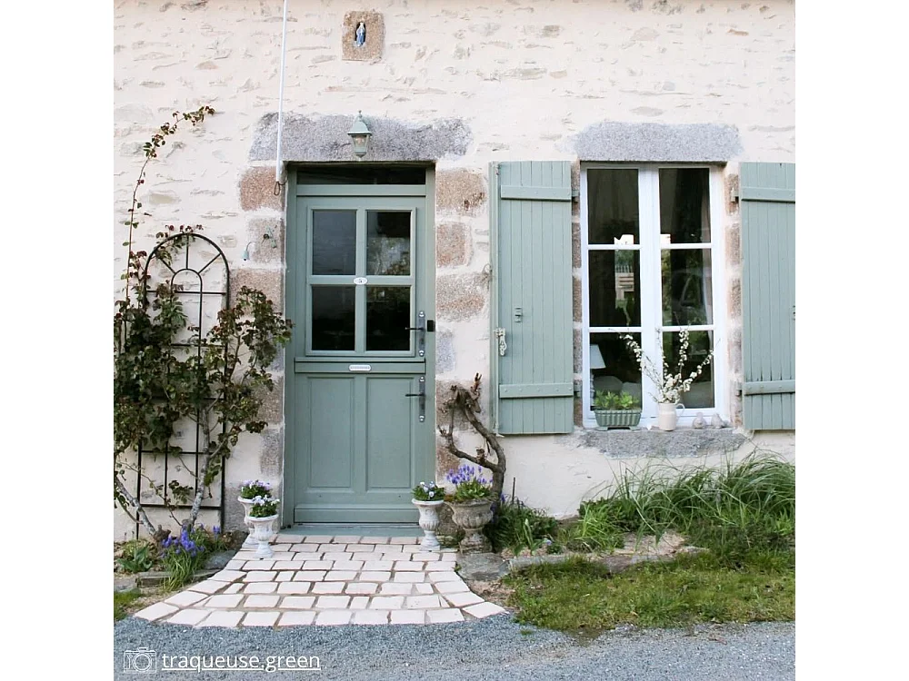 Jardinière ovale en ciment vieilli bleuté L.19 x l.11 x Ht.11cm