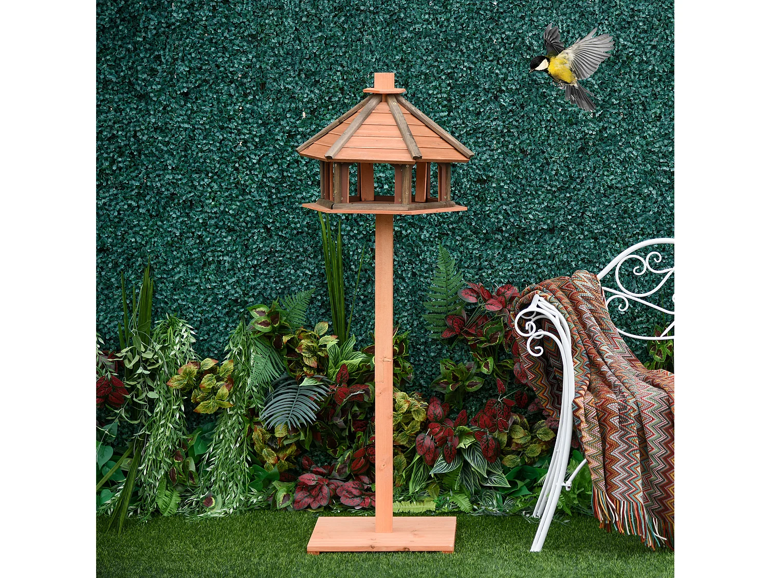 Maison pour oiseaux avec toit en pente, design multifonctionnel, bois, naturel (52x52x130 cm)