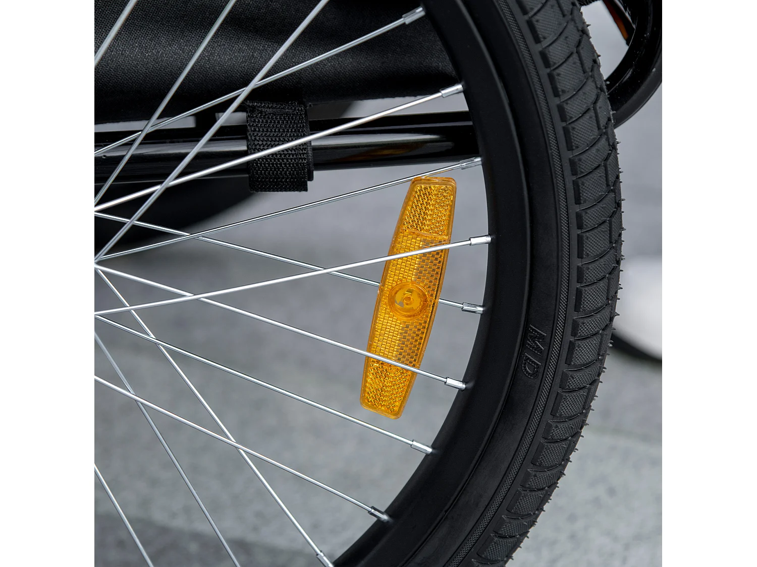 Remorque pour chien, résistance 20kg, pour chiens de taille moyenne, avec fenêtres en filet et bâche, polyester, jaune (140x71x83cm)