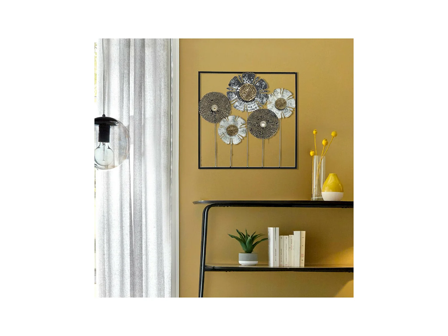 Décoration murale Fleurs en métal Noir et Or 50 x 50 cm