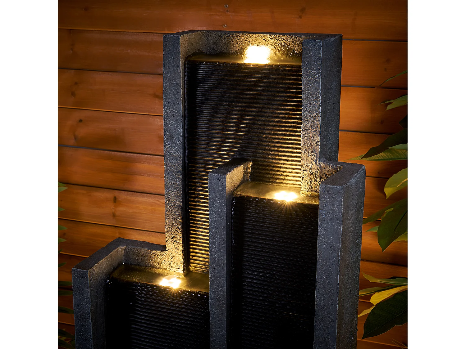 Fuente de agua de pared moderna, diseño elegante, resina sintética, color negro y gris, con iluminación LED y efecto relajante (43x25x128 cm)