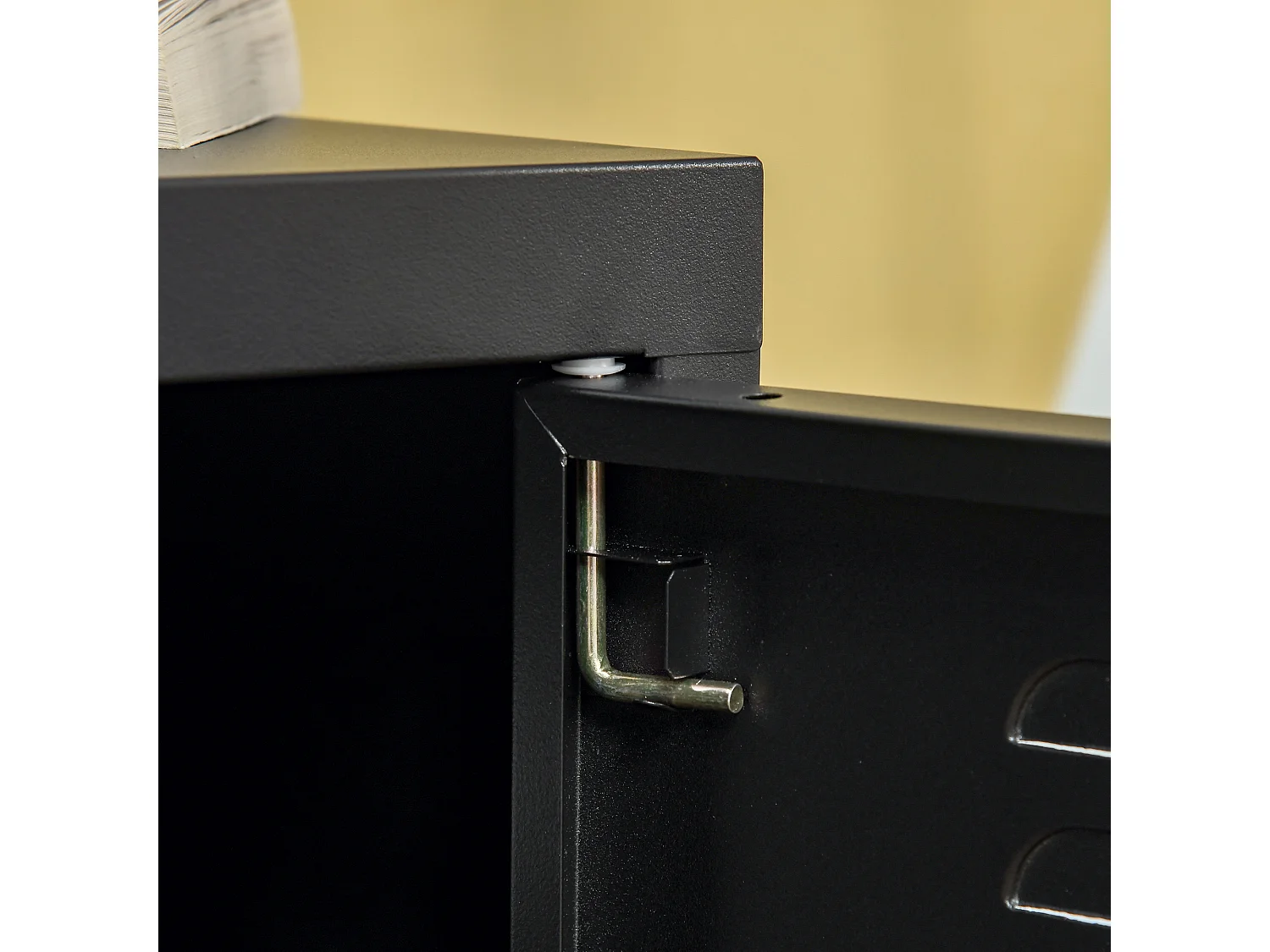 Table de chevet avec porte et étagère réglable, métal, noir (40x40x50cm)