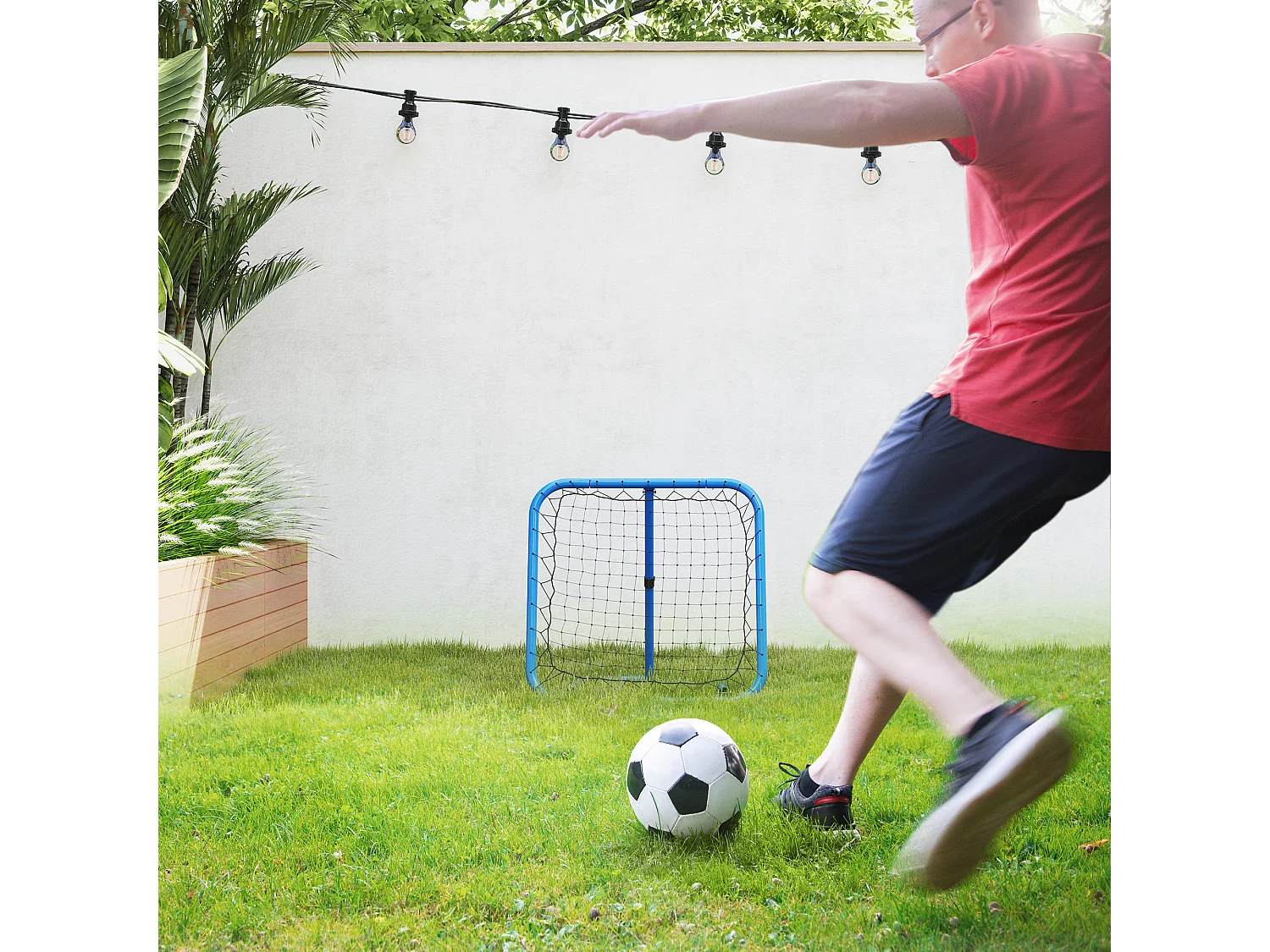 Rebondisseur football ajustable, 63 x 63 cm, métal, bleu (78x84x65-78 cm)