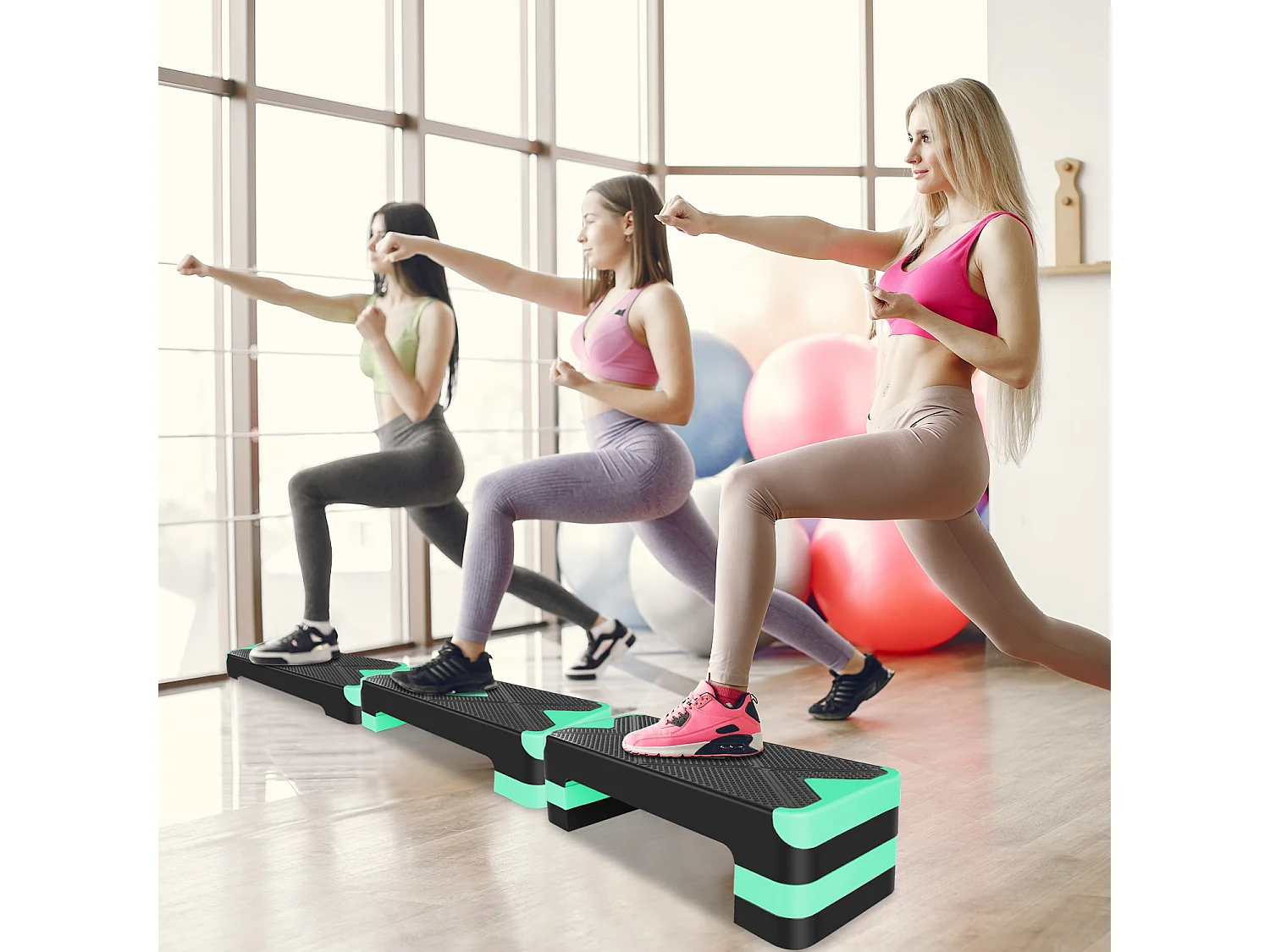 Step aerobic ajustable pour exercices, plateforme antidérapante en polyéthylène, vert (68.5x28x10 cm)