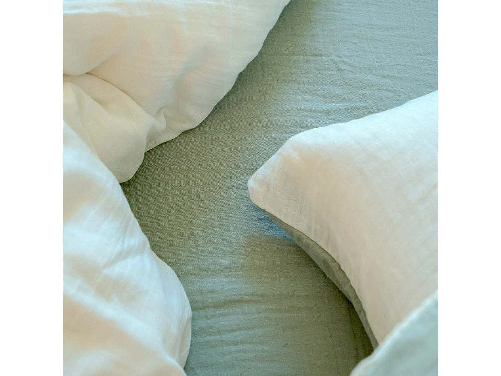 Parure de lit réversible 160 cm gaze de coton vert sauge/écru