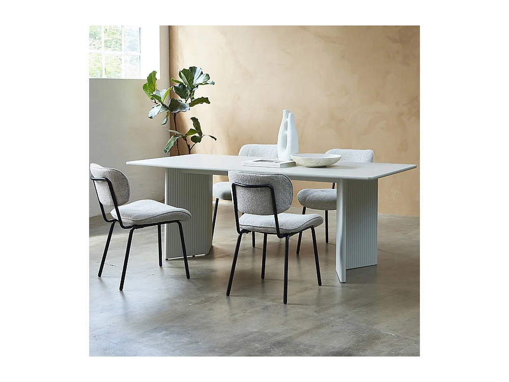 Table à manger 200 cm - Bois strié - MIRANO