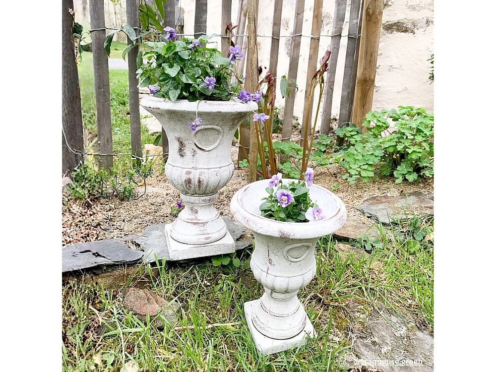 Vase médicis jardin vasque style pierre béton blanc motif vieilli 30cm