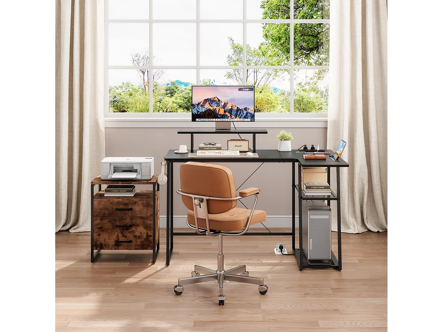 Bureau d’angle en L noir avec étagère, port USB, prise, support écran et rangement, idéal pour le jeu, la maison ou le bureau