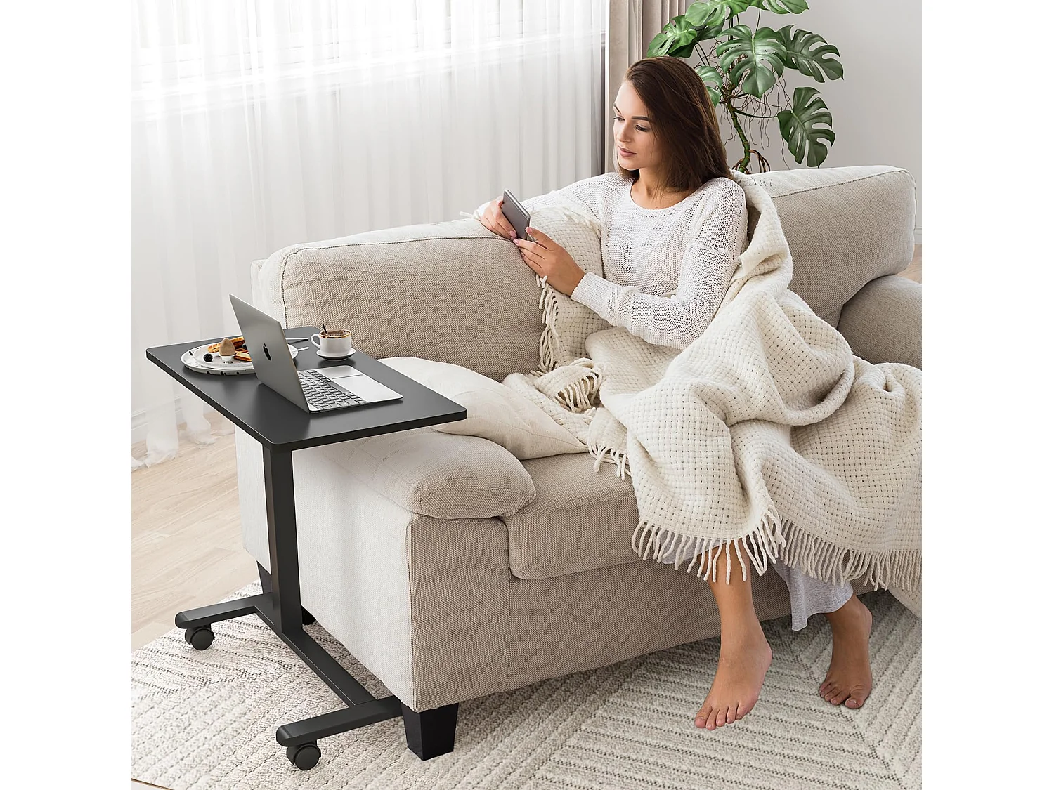 Table d'appoint avec roulettes - Hauteur réglable pour ordinateur portable, bureau en bois, canapé, table de nuit, café - pour chambre, salon - Couleur noire