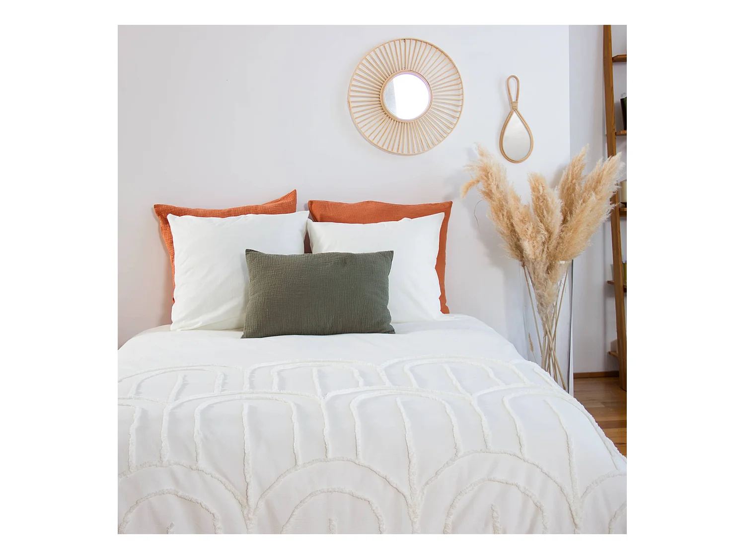 Parure de lit motif arches rétro tufté crème 240 x 220cm en coton lavé