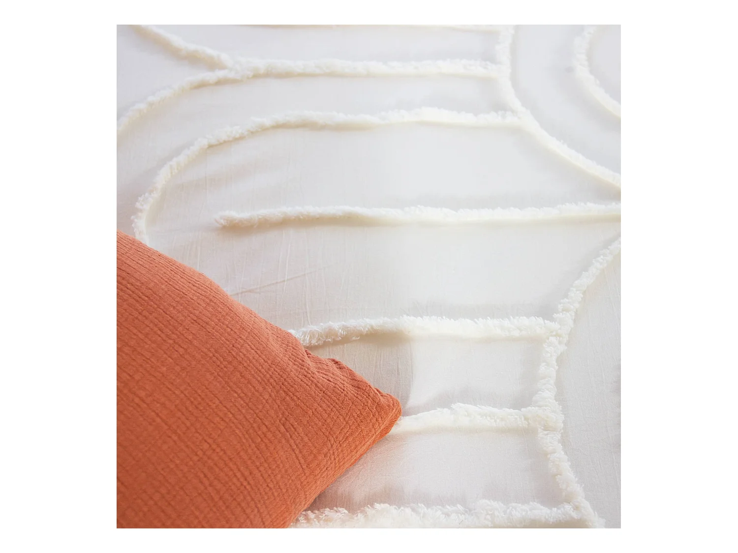 Parure de lit motif arches rétro tufté crème 240 x 220cm en coton lavé