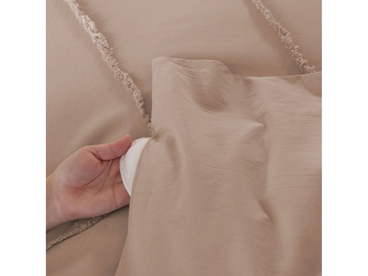 Parure de lit coton lavé tufté 2 places rose poudré motifs géométriques. 1 housse 260x240cm + 2 taies 63x63cm