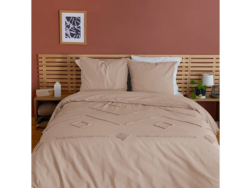 Parure de lit coton lavé tufté 2 places rose poudré motifs géométriques. 1 housse 240x220cm + 2 taies 63x63cm