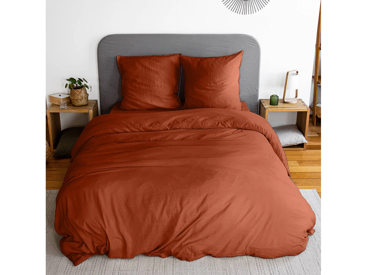 Parure de lit en microfibre lavée. terracotta. 240 x 220cm pour lit 2 places avec 1 housse de couette et 2 taies d'oreillers
