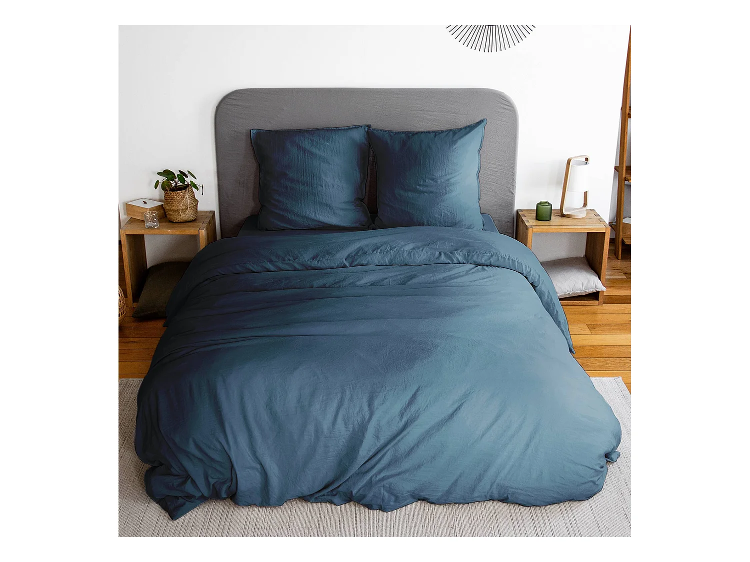 Parure de lit en microfibre lavée. bleu. 240 x 220cm pour lit 2 places avec 1 housse de couette et 2 taies d'oreillers