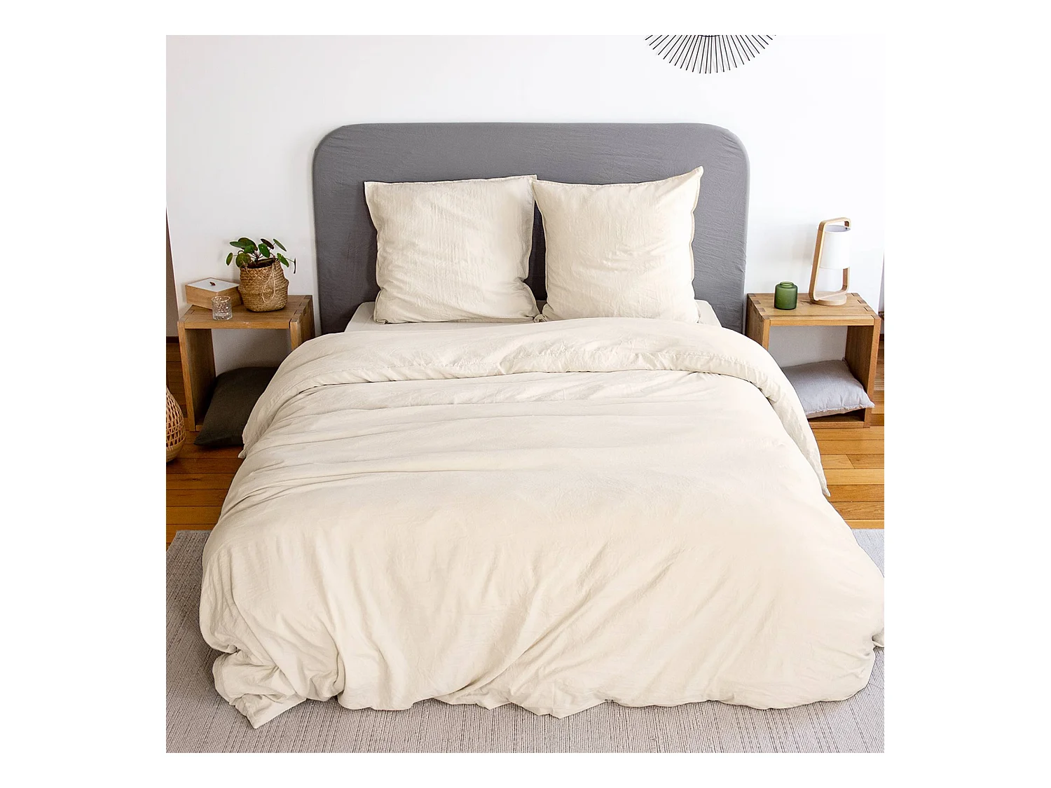 Parure de lit en microfibre lavée. sable. 260 x 240cm pour lit 2 places avec 1 housse de couette et 2 taies d'oreillers