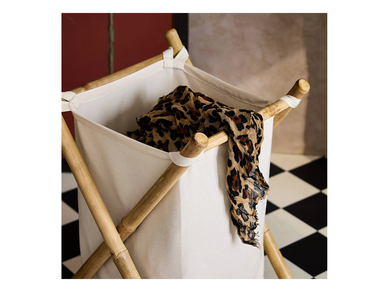 Cesto plegable de bambú y tela para la colada natural