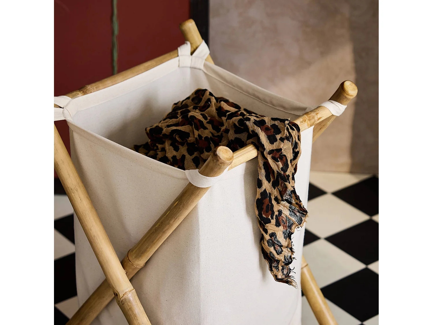 Cesto plegable de bambú y tela para la colada natural