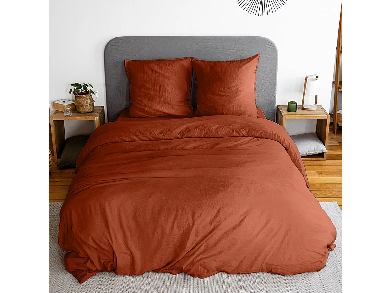 Parure de lit en microfibre lavée. terracotta. 260 x 240cm pour lit 2 places avec 1 housse de couette et 2 taies d'oreillers