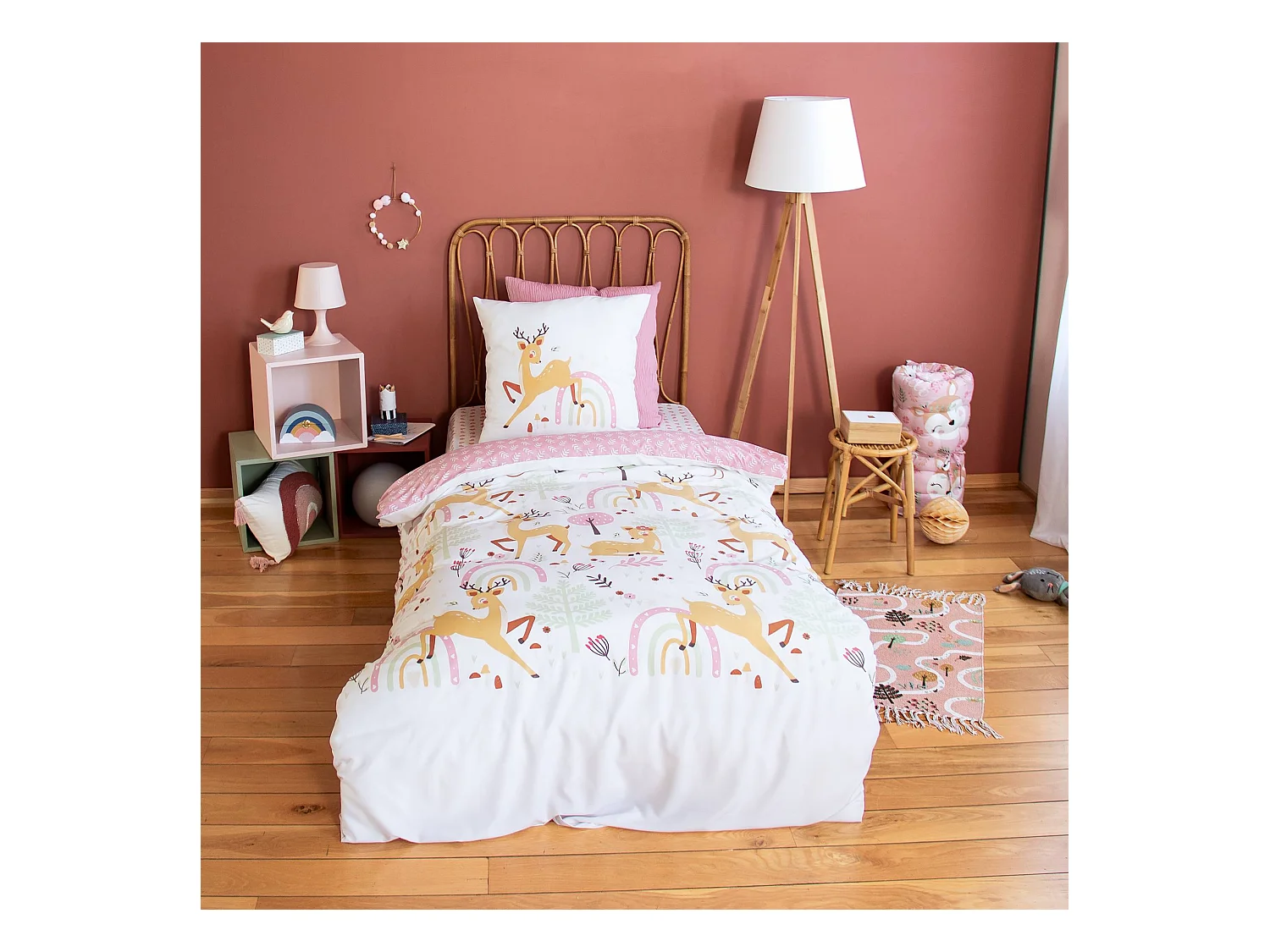 Parure de lit réversible LISE 1 place imprimé thème forêt enchantée en microfibre. 140 x 200cm. 1 housse de couette. 1 taie d'oreiller