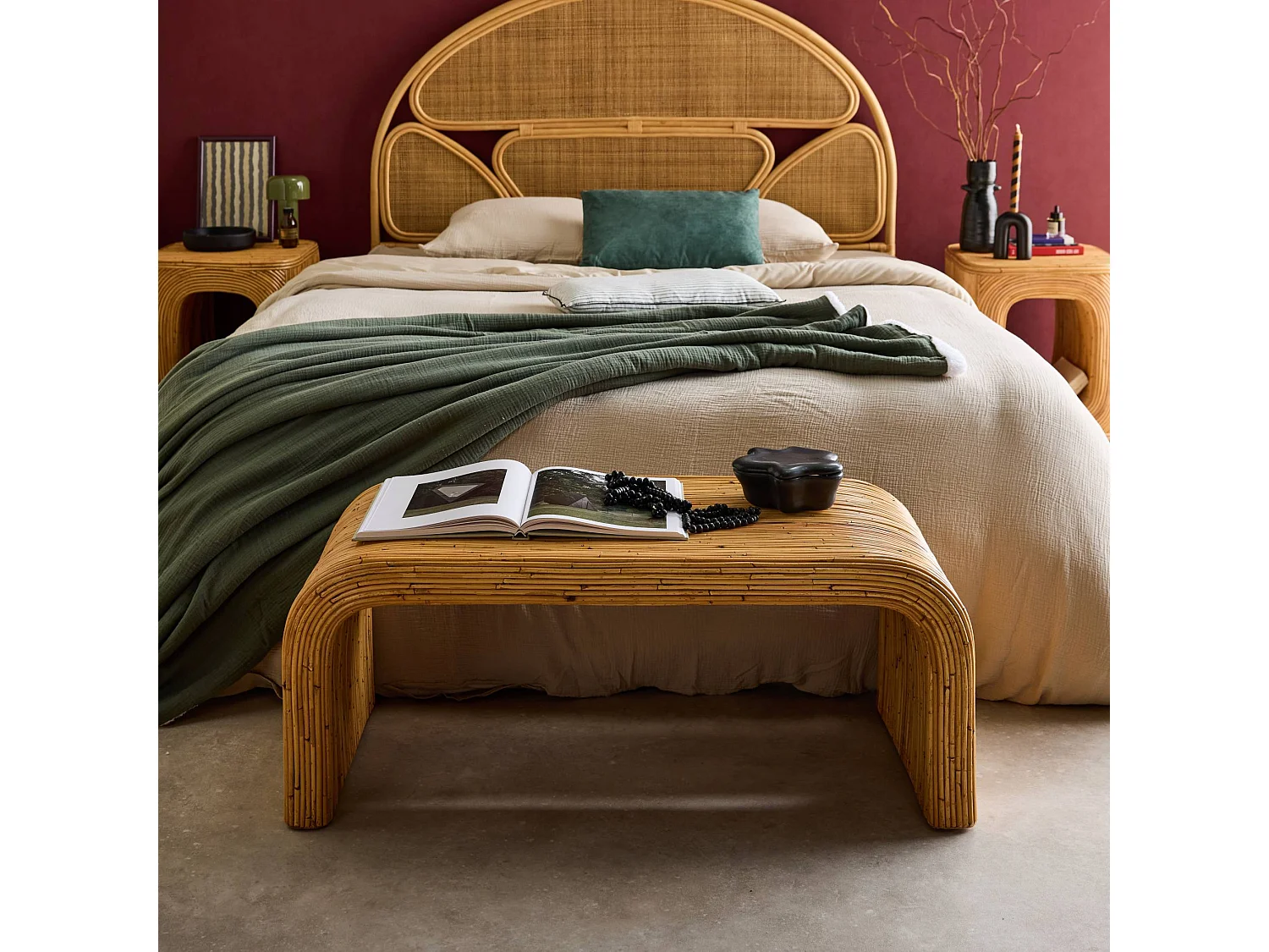 Banc. bout de lit en rotin naturel. 100cm. bords arrondis. L 100 x P 45 x H 40cm