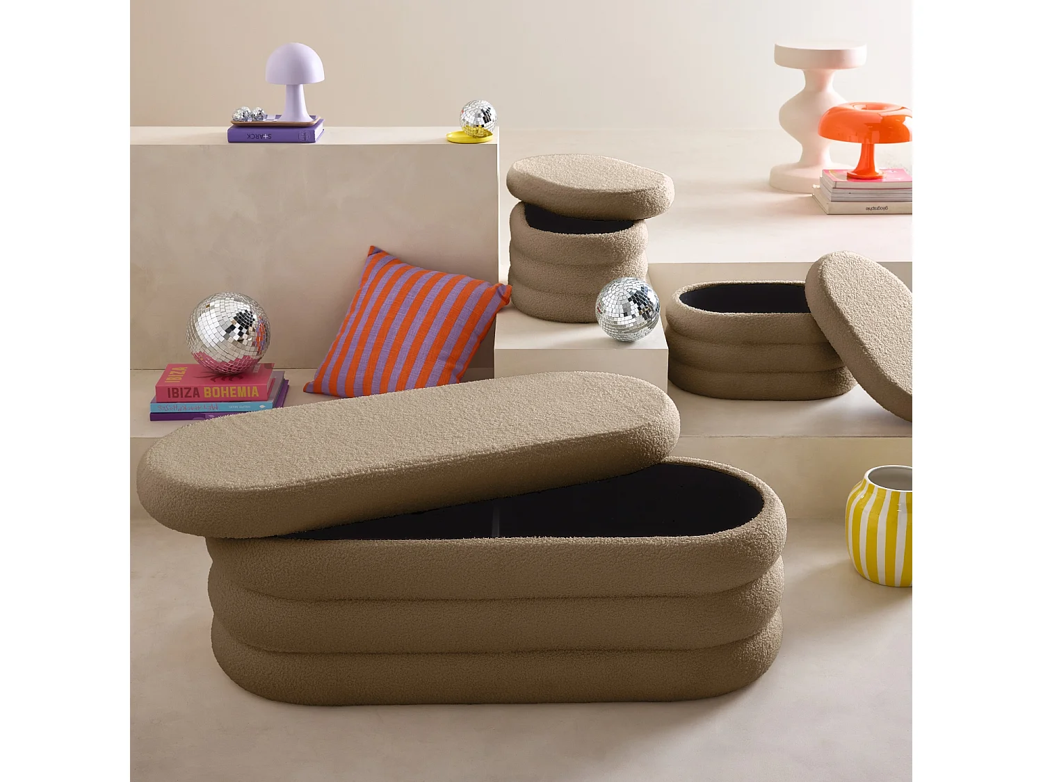 Banco cofre de almacenamiento borreguito con 2 puffs pardo