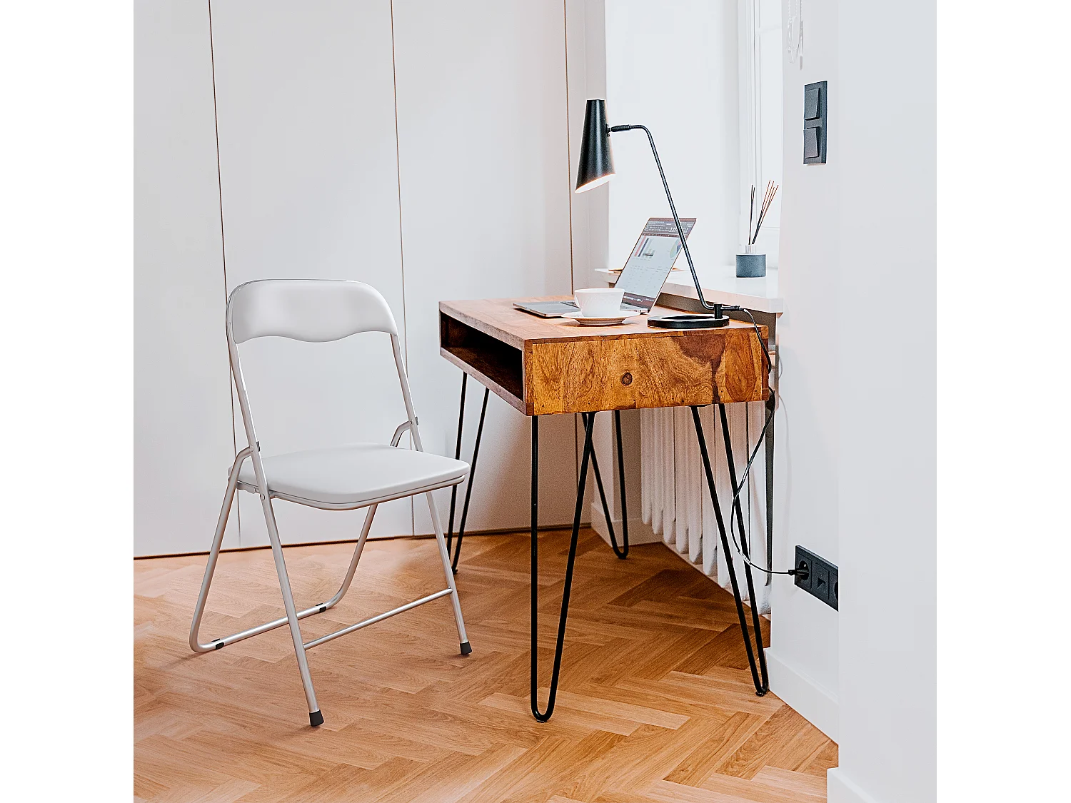 Set da 6 Sedia Pieghevole Slim Opaca in Metallo Sedie Salvaspazio Ufficio Casa Campeggio Salotto Cucina In Ecopelle Comoda Seduta Imbottita 78 x 44 x 44 cm Bianco