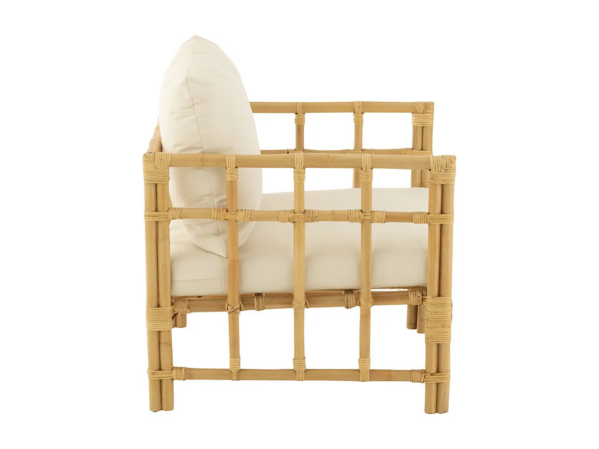 Rattansessel mit Kissen