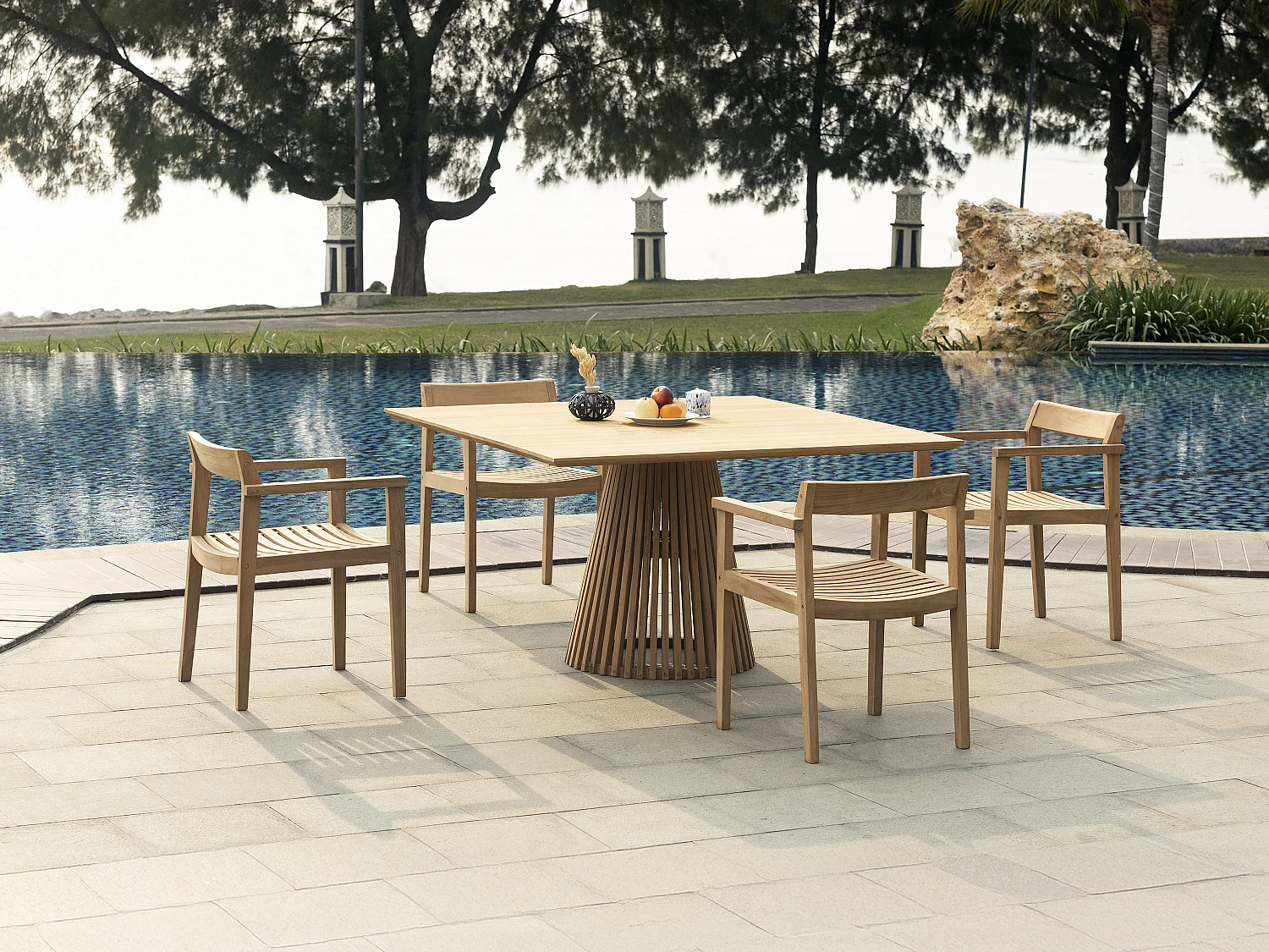 Tavolo da pranzo da giardino L.135 cm in Teak Naturale chiaro  - TRIANI di MYLIA