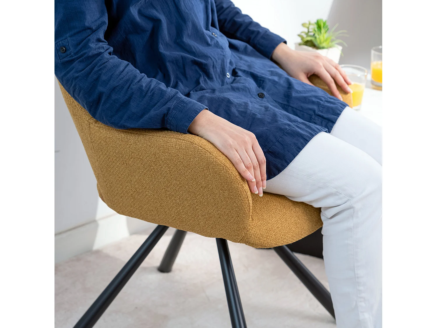 Ensemble de table à manger ronde avec 4 chaises, CLIFTOAKXSET