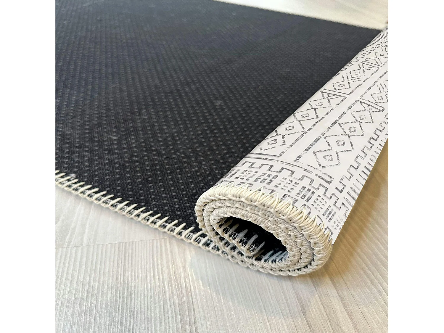 Tapis écru contrasté – motifs graphiques, 160x230 cm ISTANBUL