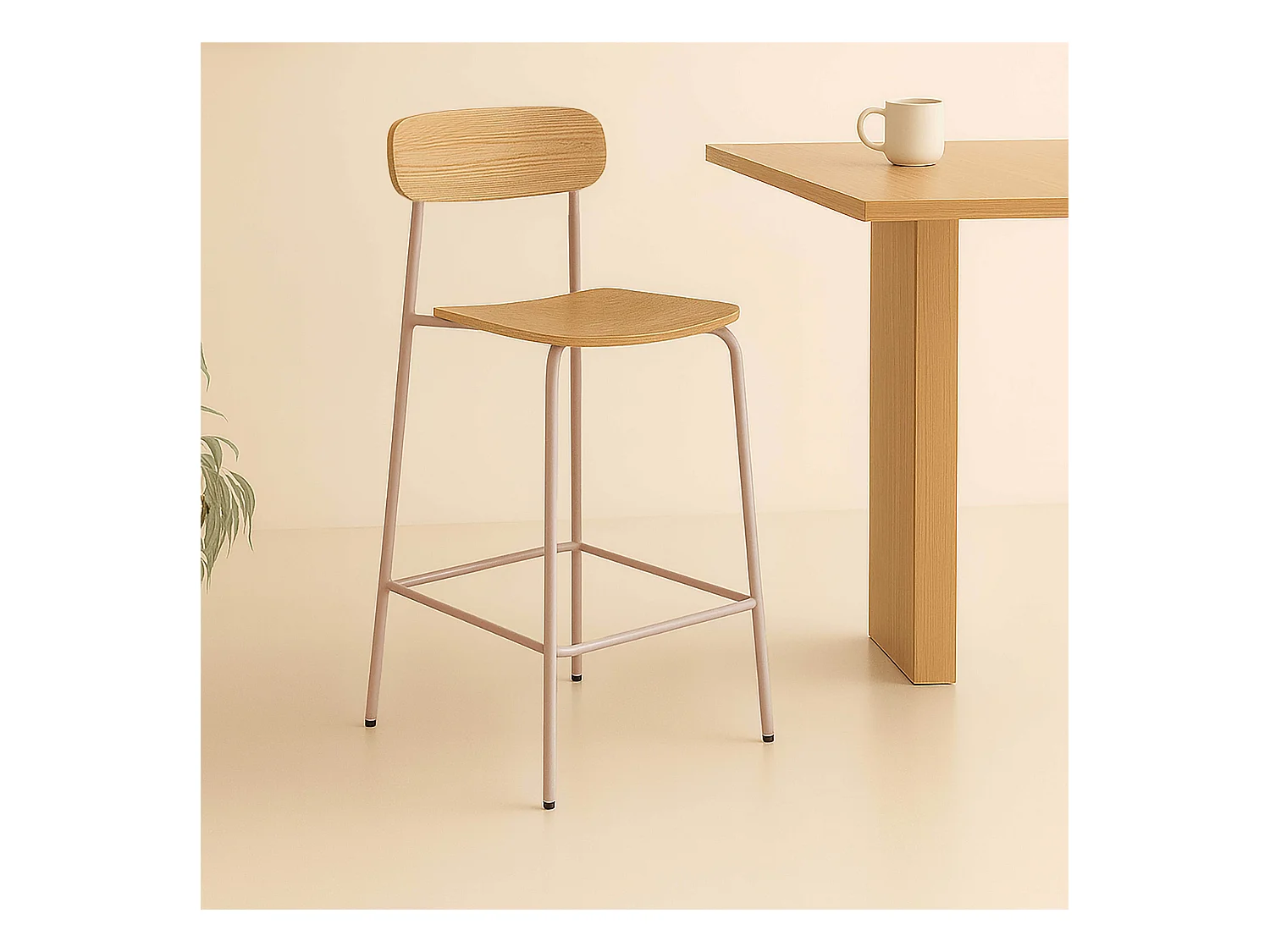 Set van 2 hoge stoelen van metaal en roze hout