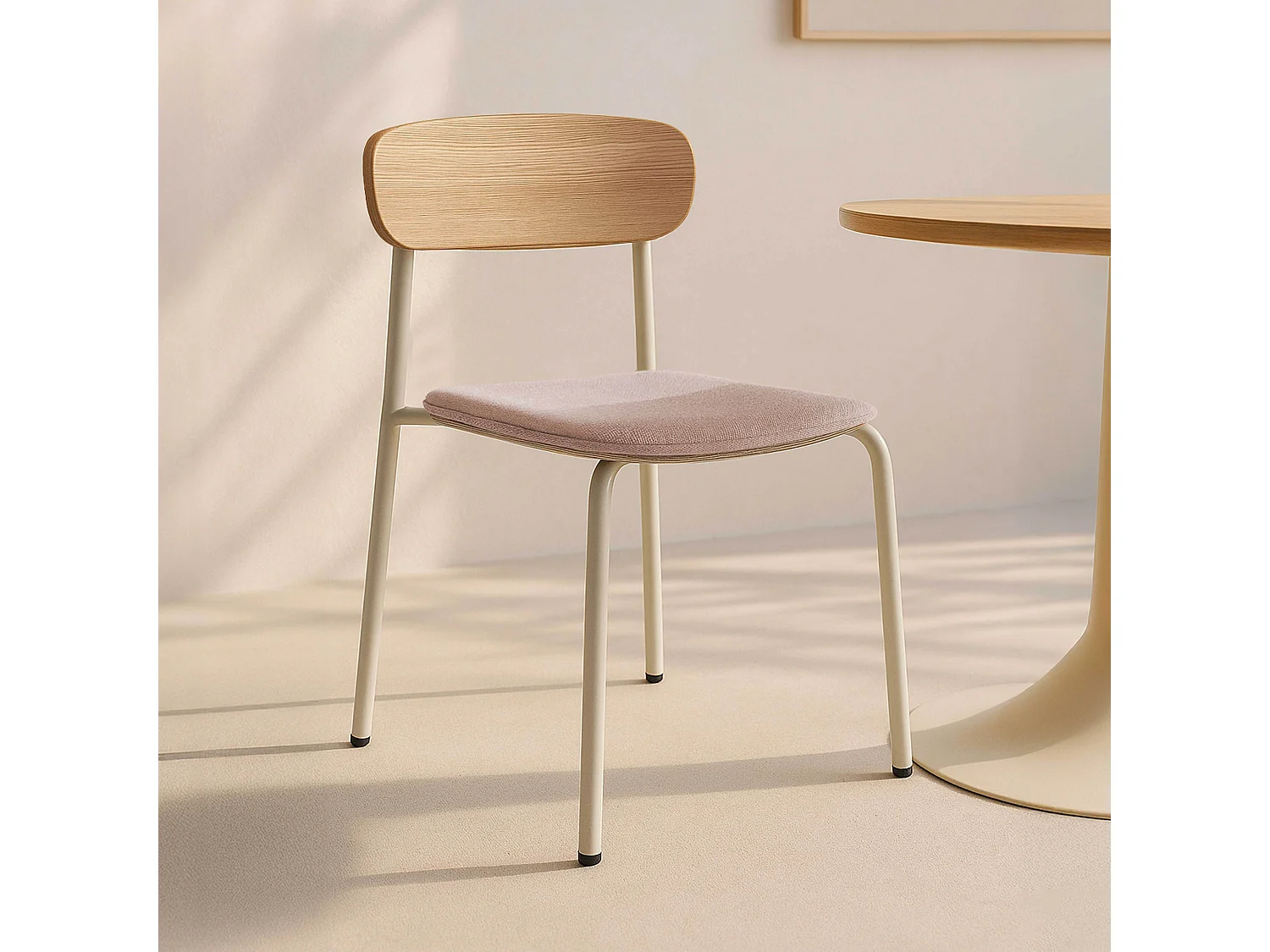 Lot de 2 chaises empilables en bois rose