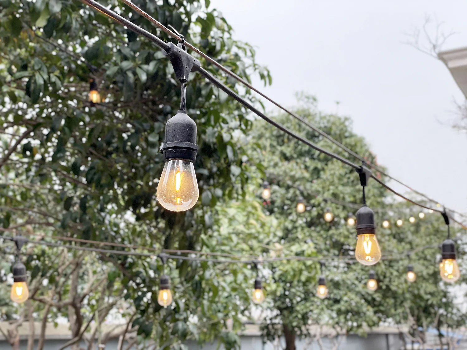 Guirlande lumineuse guinguette emboîtable - 10 ampoules ambrées - 10 mètres  - BASALTE