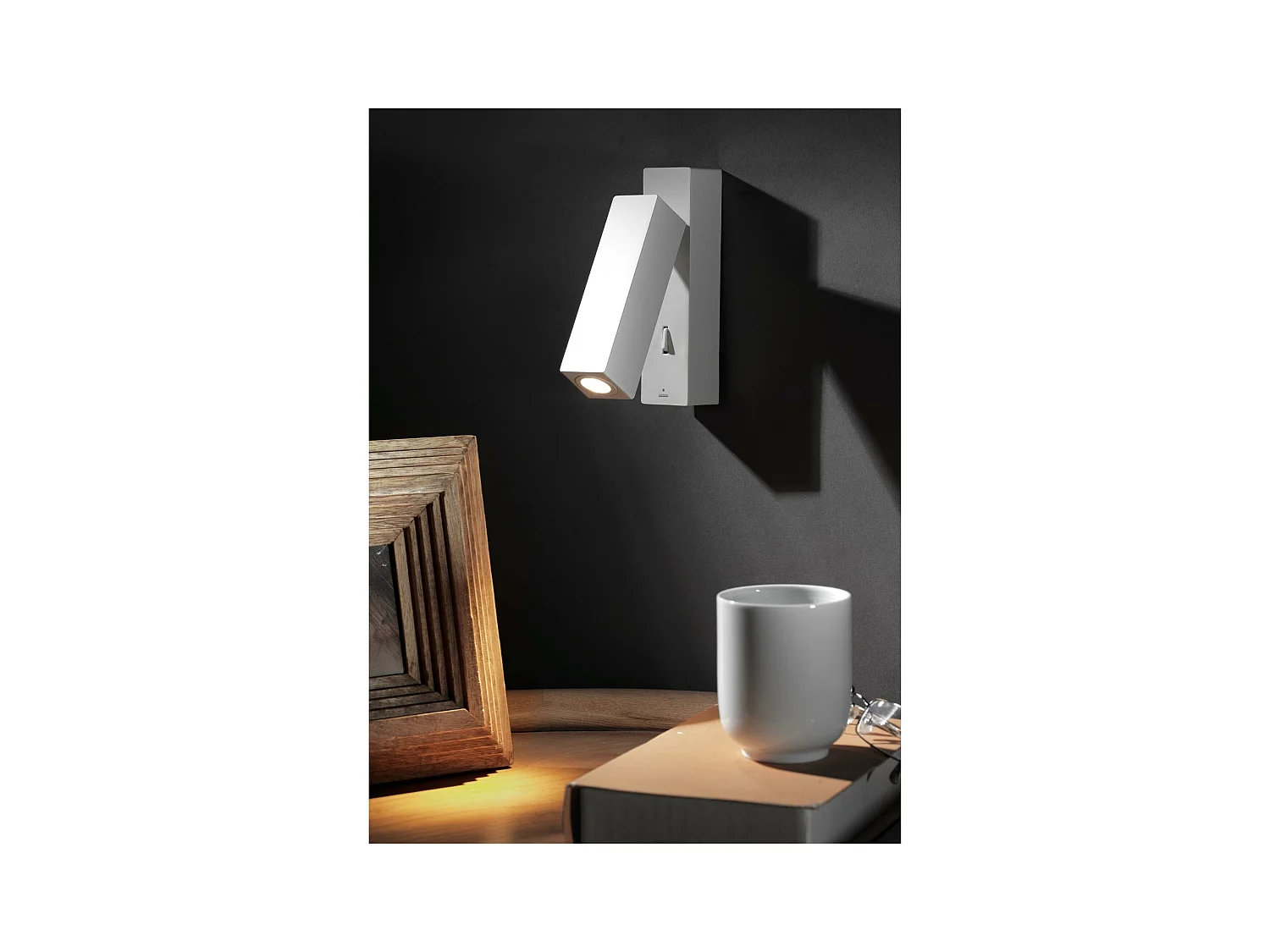 LEDS C4 Lumière De Lecture Hall Surface Led 3W Blanc Chaud - 3000K On-Off Blanc 108Lm