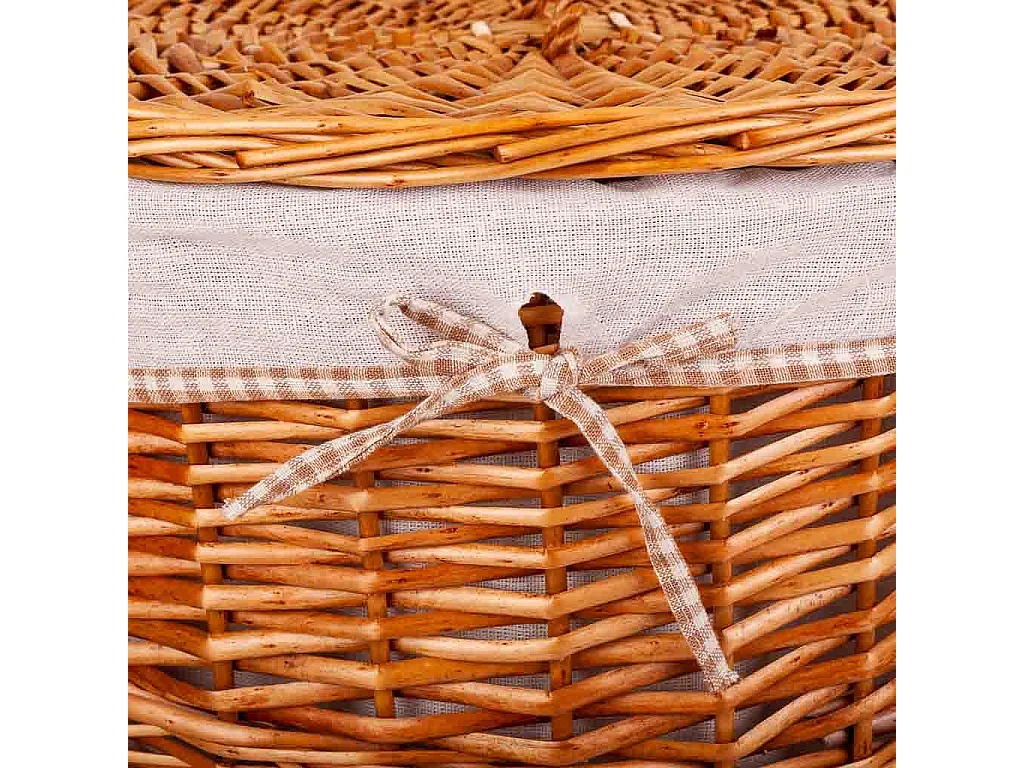 Set aus WÃ¤schekorb und zwei braun gefütterten Weidenkörben