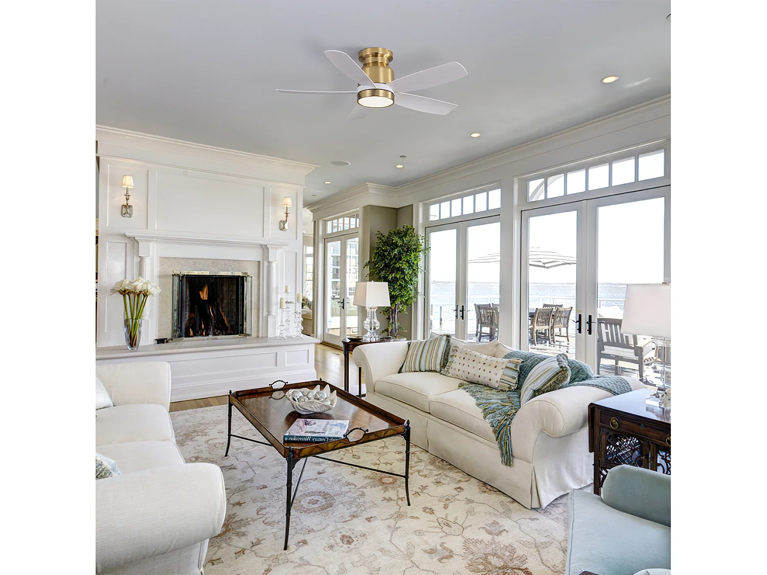 42 inch omkeerbare plafondventilator, DC-motor, 5 ABS-bladen, wit en goud, afstandsbediening, 6 snelheden, timer (106,68 x 106,68 x 23,11 cm)