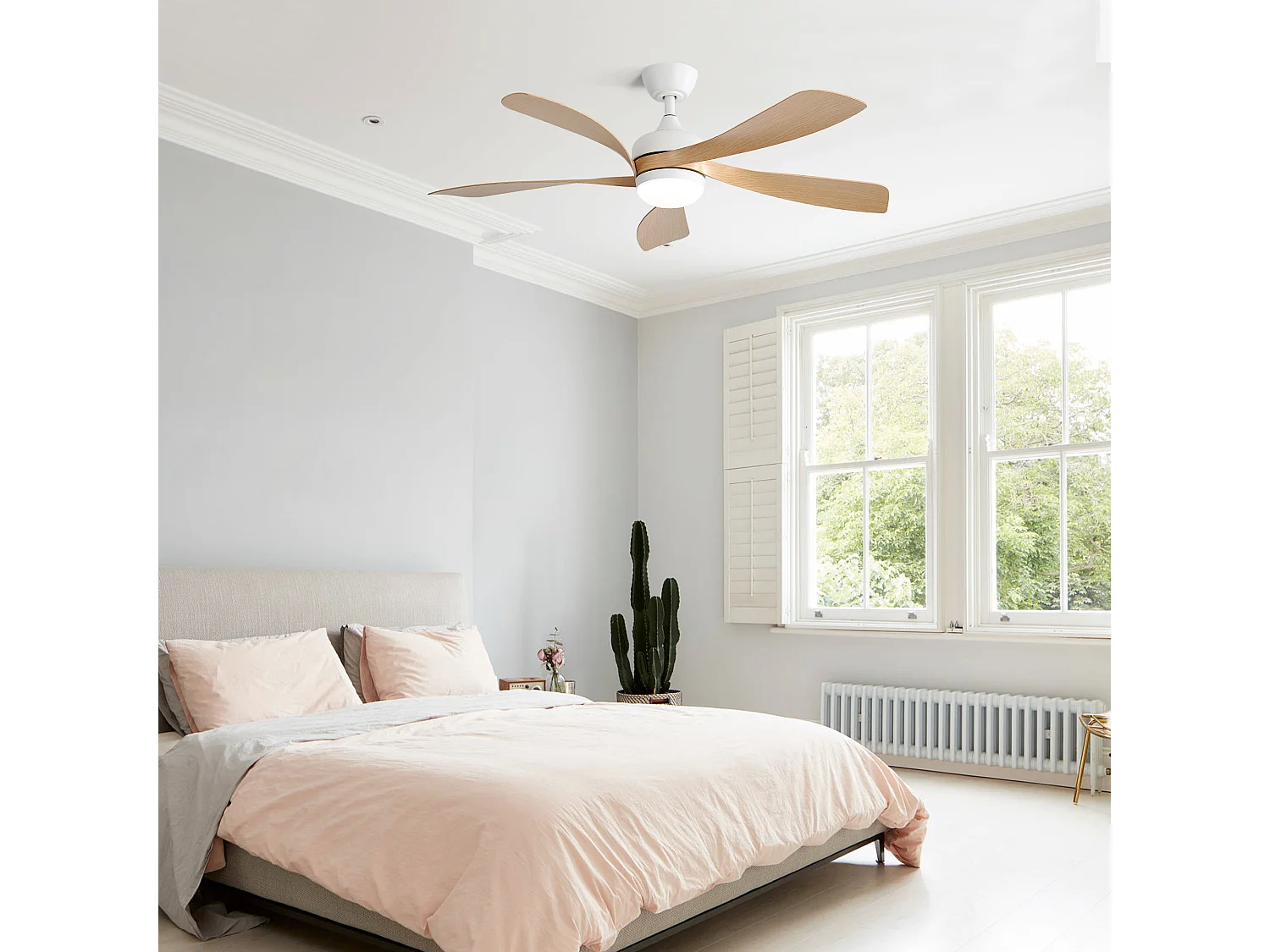 Ventilador de techo de 52 pulgadas con 3 colores LED regulables, motor CC reversible y control remoto, diseño moderno, ABS, blanco (132 x 132 x 35,56 cm)