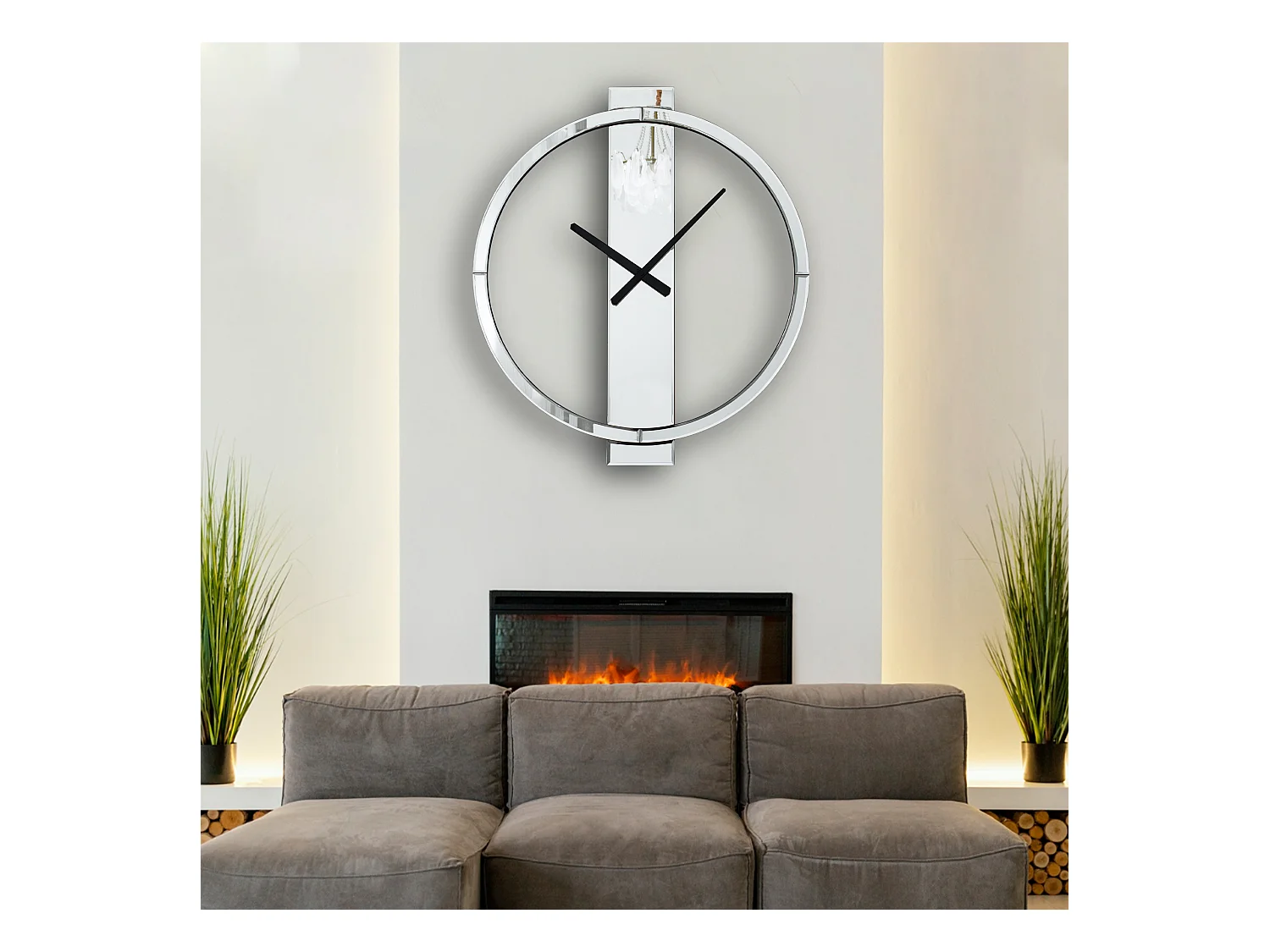 Horloge murale moderne en verre miroir, design épuré, MDF et verre, argenté (68x60x3.8 cm)