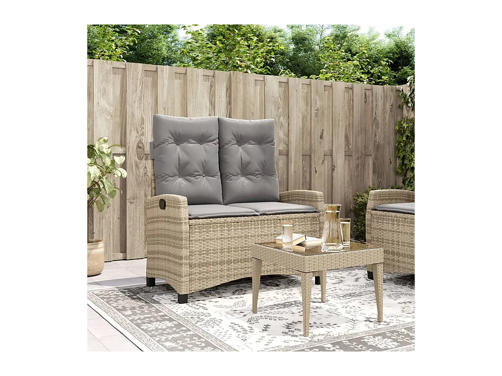 Liggende tuinbank met beige kunsthars rieten kussens