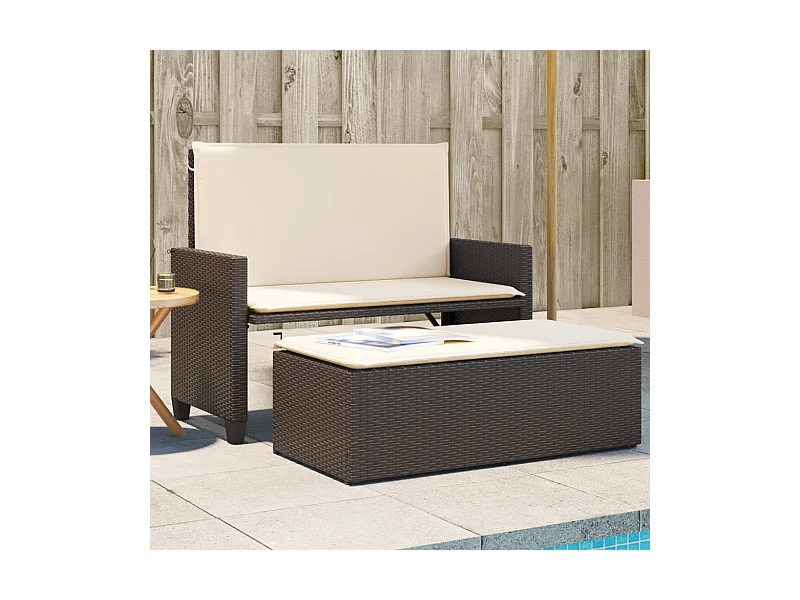 Tuinbank met kussens en voetenbankje van bruin gevlochten hars